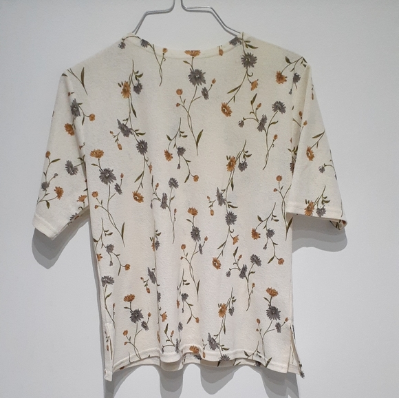Vintage Floral Top - Picture 6 of 6